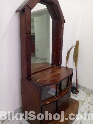 Dressing table